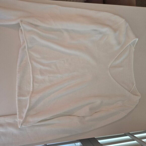 Brandy Melville sweater - Picture 1 of 1